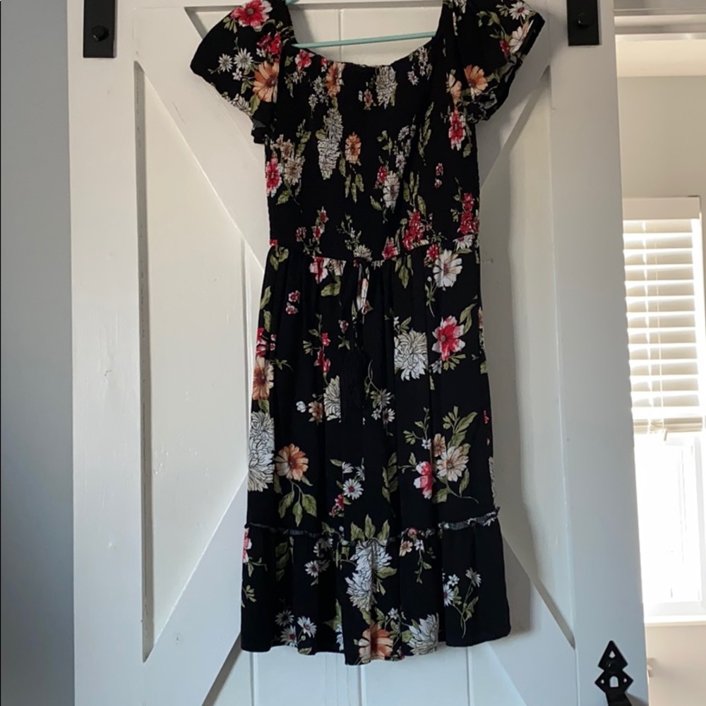 Short black dress with flowers